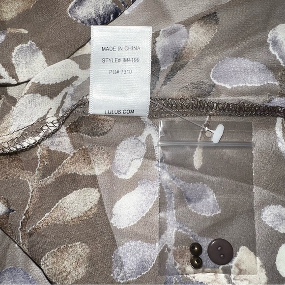 Lulu’s Sprawling Scenery Taupe Floral Print Bell Sleeve Top NWT Taupe Sz S - Picture 10 of 14